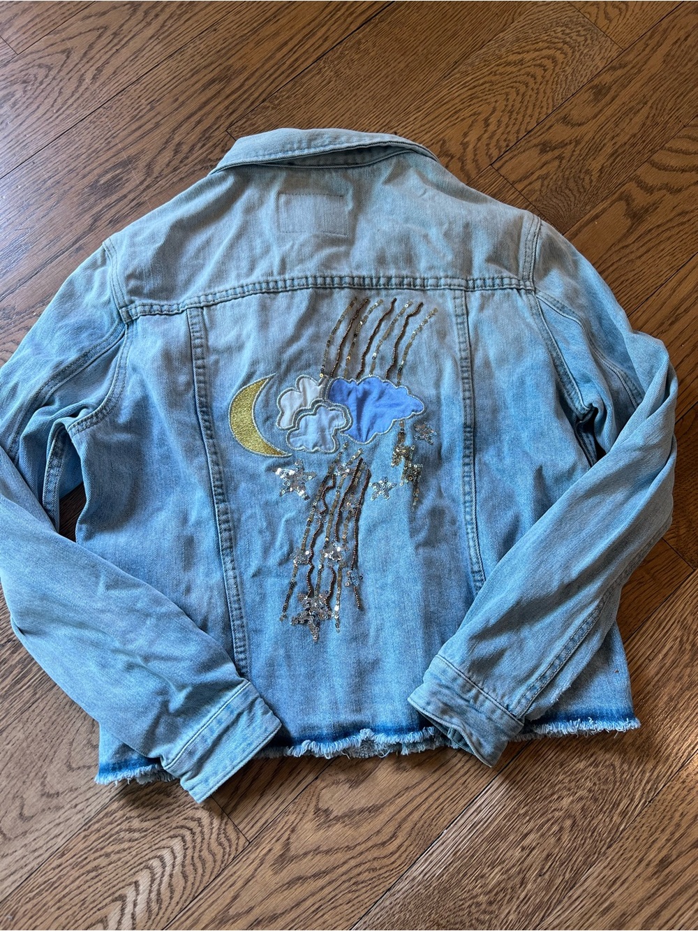 Sanctuary Distressed Denim Jacket Size Small Embroidered Celestial Design - Picture 8 of 9
